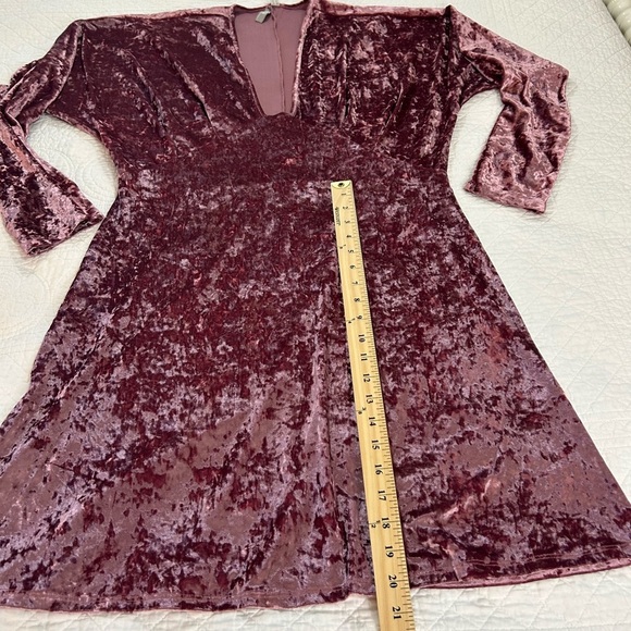 ASOS Dusty Rose Velvet Dress. Vneck. Long Sleeve. Aline Flattering Fit! Size 12. - Picture 9 of 10
